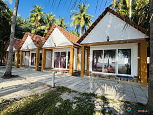Four H Eastern Beach Resort – Premium Cottages